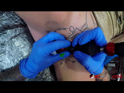 ❤️ Extremt tatuerade snyggingen Sully Savage fick en tatuering på sin klitoris ❤ Kvalitets sex at us sv.assistdoctor23.ru ️❤